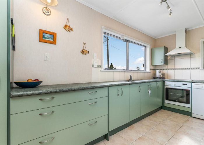  at 90 Howard Road, Papakura