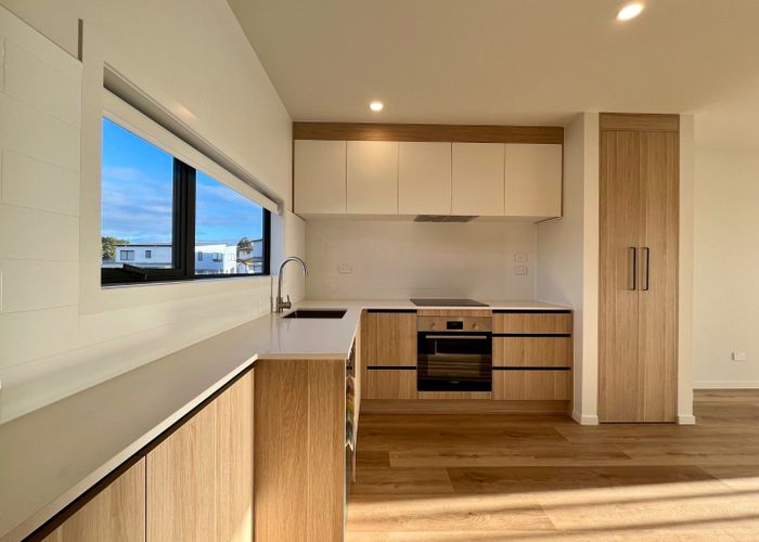  at 2/506 Glenfield Road, Bayview, North Shore City, Auckland