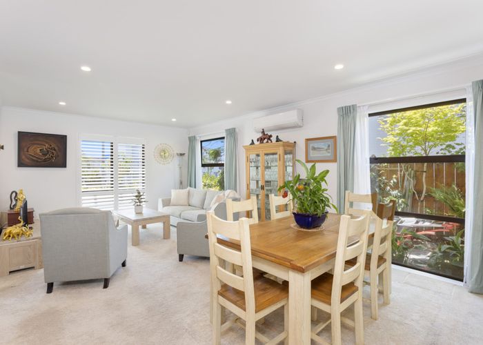  at 9 Frank Newton Road, Swanson, Auckland