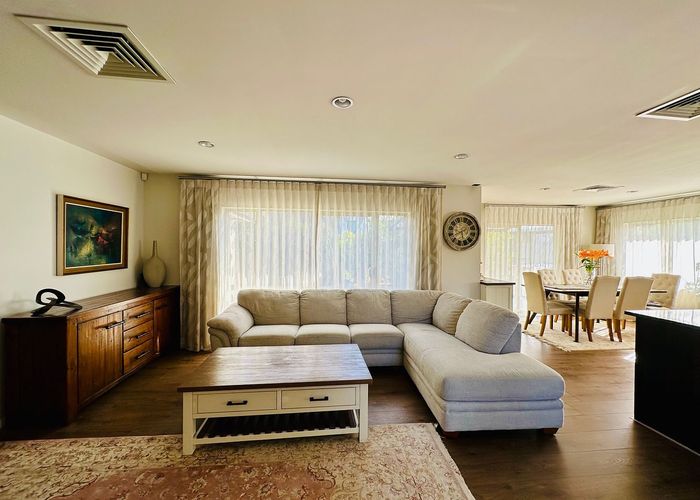  at 5 Catlins Place, Fairview Heights, North Shore City, Auckland
