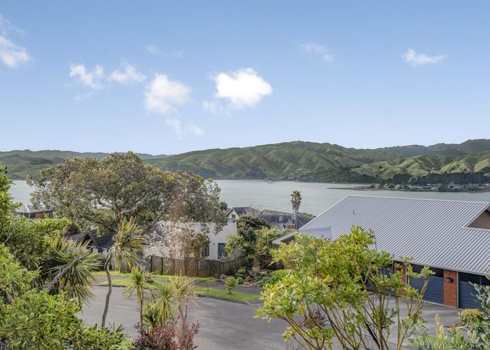  at 24 The Crowsnest, Whitby, Porirua, Wellington