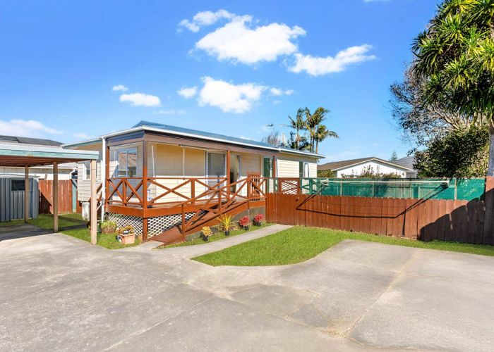  at 1/616 Te Atatu Road, Te Atatu Peninsula, Waitakere City, Auckland
