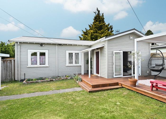  at 35 Oxford Street, Fairfield, Hamilton