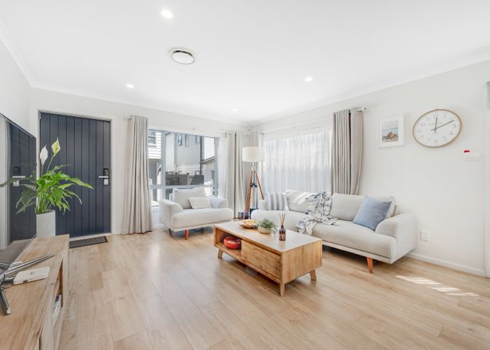  at 4 Waihanga Way, Bucklands Beach, Manukau City, Auckland