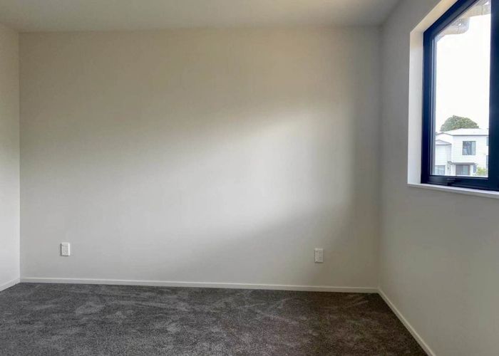  at 40 Paina Crescent, Massey, Waitakere City, Auckland
