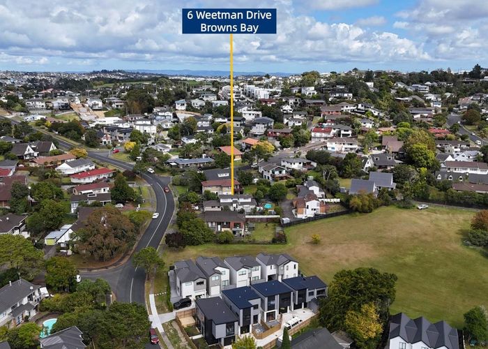  at 16 Weetman Drive, Browns Bay, North Shore City, Auckland