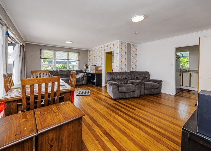  at 2/16 Takanini Road, Takanini, Papakura, Auckland