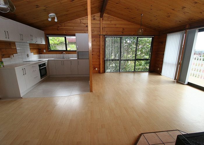  at 9 Braund Place, Glenfield, North Shore City, Auckland
