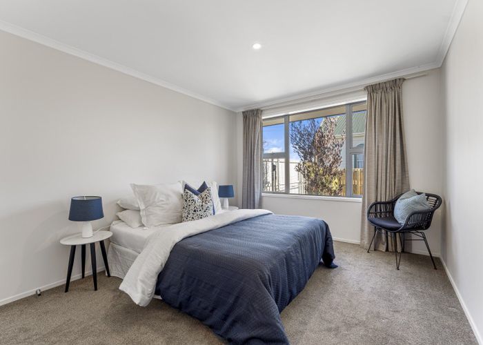  at 2/159 Edgeware Road, Edgeware, Christchurch