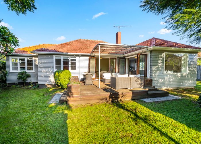  at 21 Larsen Road, Panmure, Auckland