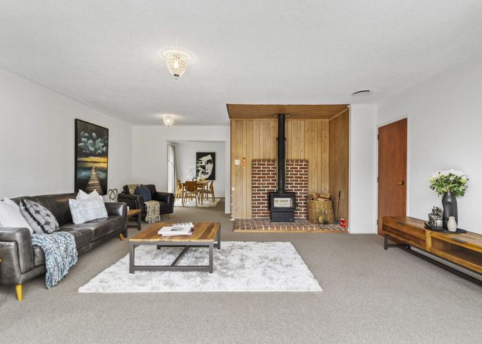  at 966 Beach Road, Torbay, Auckland