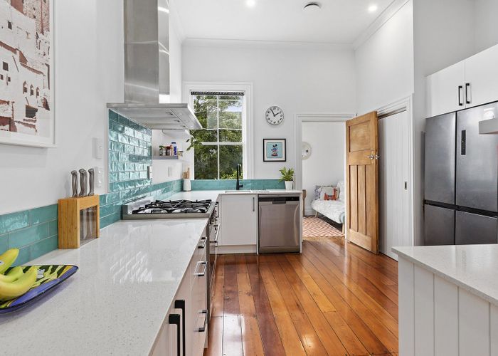  at 17 Myrtle Crescent, Mount Cook, Wellington