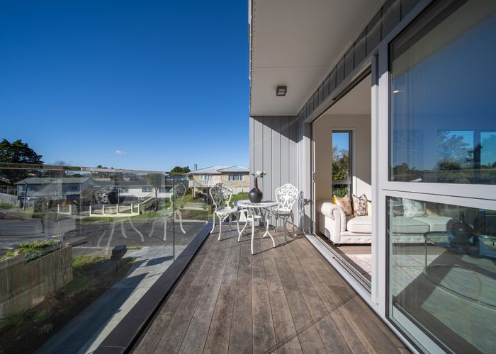  at 26 Trojan Crescent, New Lynn, Waitakere City, Auckland