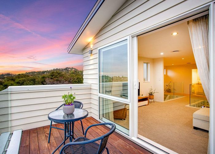  at 18 McCahon Place, Titirangi, Waitakere City, Auckland
