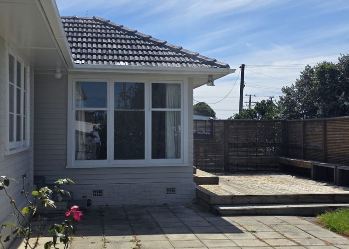  at 1 Ward Crescent, Te Atatu Peninsula, Waitakere City, Auckland