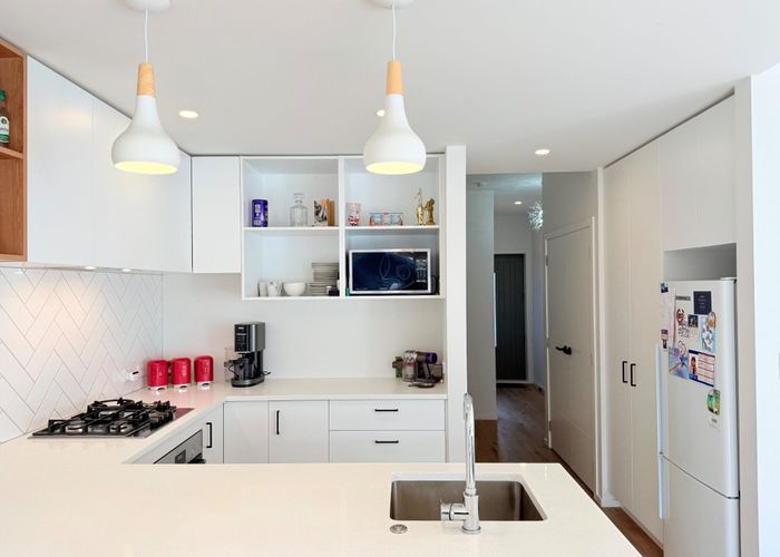  at 77 Hokioi Drive, Kenepuru, Porirua, Wellington