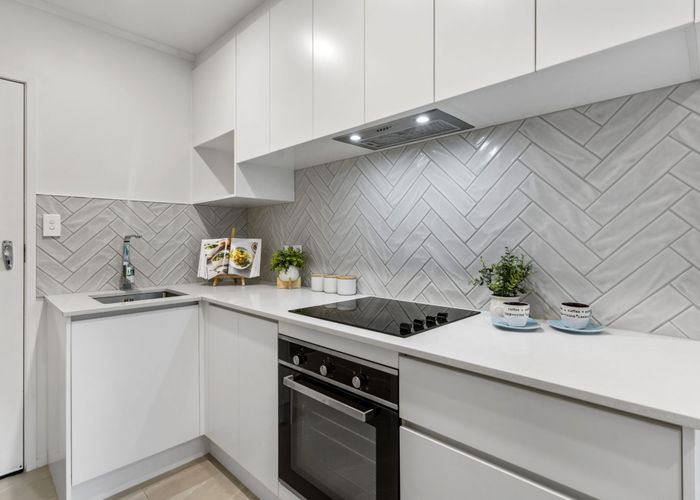  at 4/13 Queens Avenue, Balmoral, Auckland