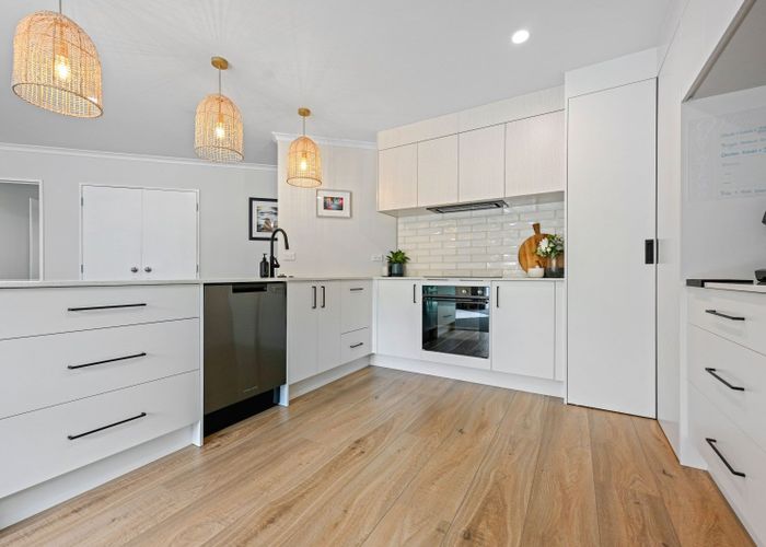  at 17 Westview Place, Western Heights, Hamilton