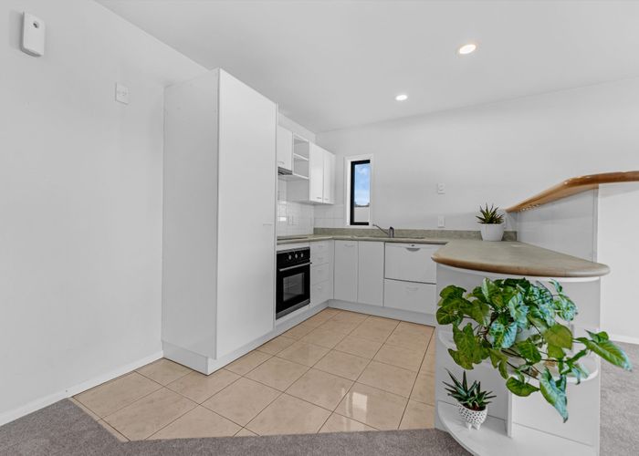  at 6/5 Cook Street, Howick, Manukau City, Auckland