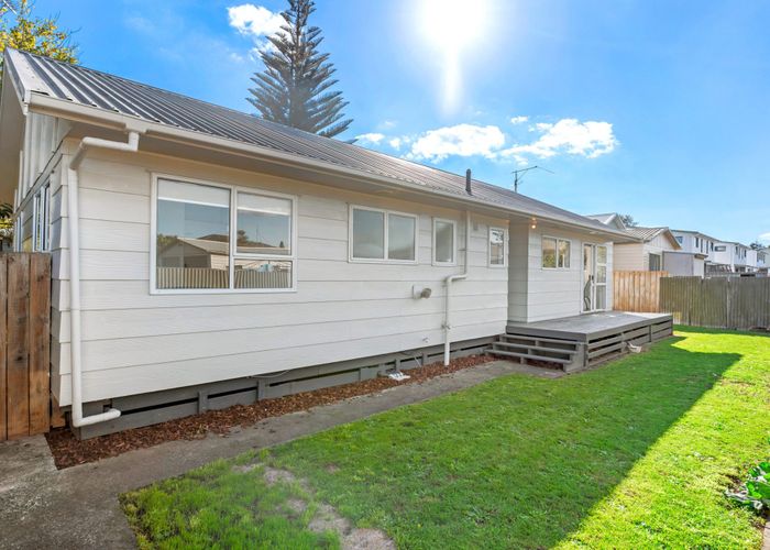  at 2/18 Harper Street, Papakura, Papakura, Auckland