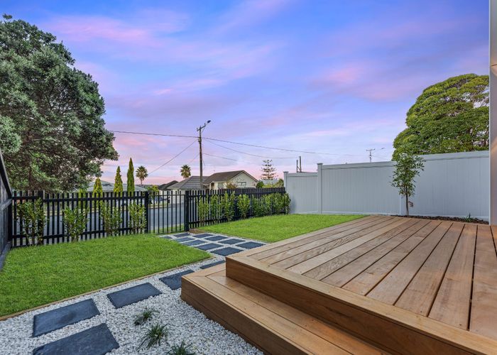  at 21B Knights Road, Rothesay Bay, North Shore City, Auckland