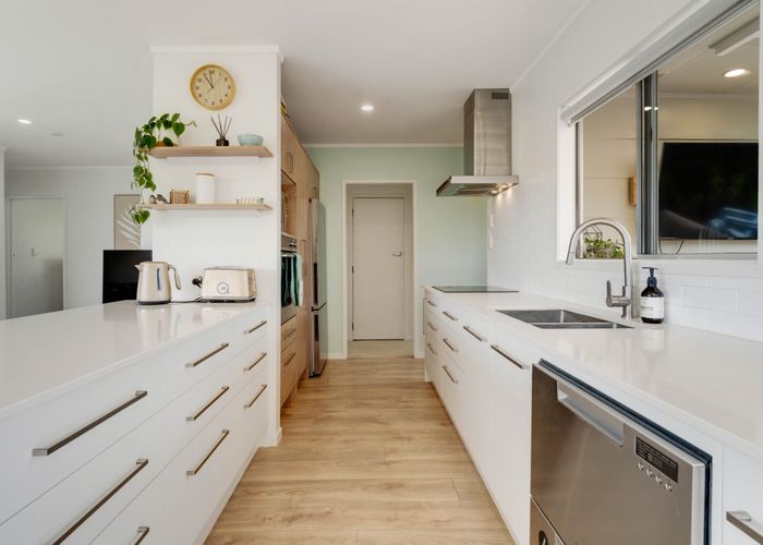  at 1/39 Camrose Place, Glenfield, North Shore City, Auckland