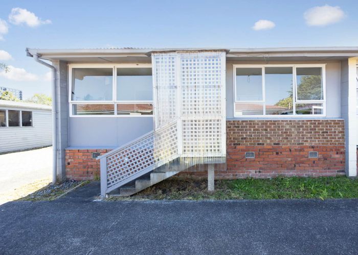  at 2/5 Aranui Road, Mount Wellington, Auckland City, Auckland