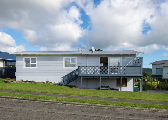  at 4 Morning View, Titahi Bay, Porirua