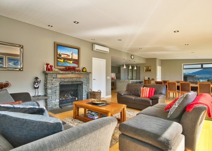  at 10 Silverwood LANE, KELVIN HEIGHTS, QUEENSTOWN