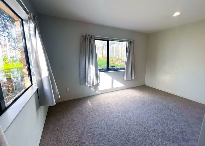  at 5 Holsten Pl, Massey, Waitakere City, Auckland