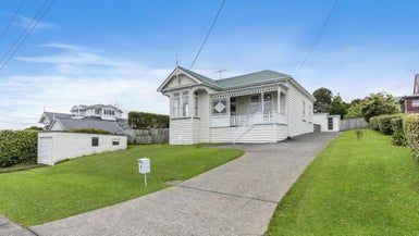  at 5 Mariposa Crescent, Birkenhead, Auckland