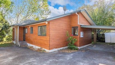  at 2/73 Bond Crescent, Forrest Hill, Auckland