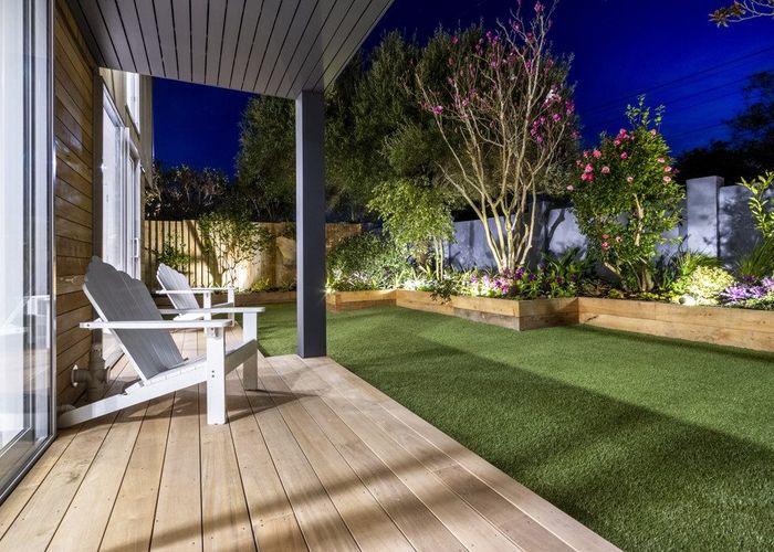  at 2/43 Princes Street, Northcote Point, Auckland