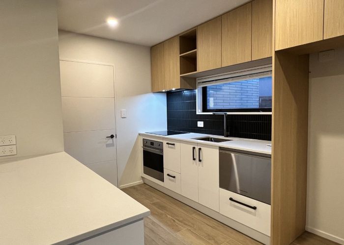  at 2/11 Spring Grove Street, Spreydon, Christchurch City, Canterbury