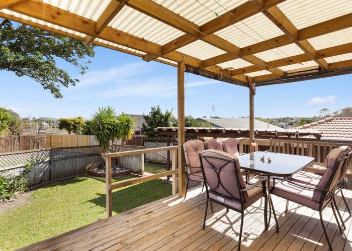  at 1/4 Askew Place, Farm Cove, Auckland