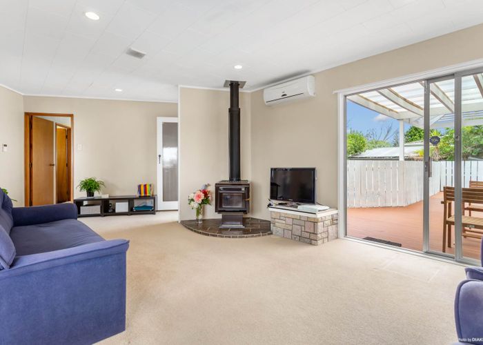  at 3 Aquarius Avenue, Glen Eden, Auckland