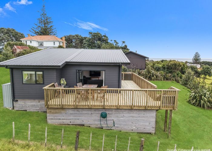  at 4 Gillespie Drive, Baylys Beach, Kaipara, Northland