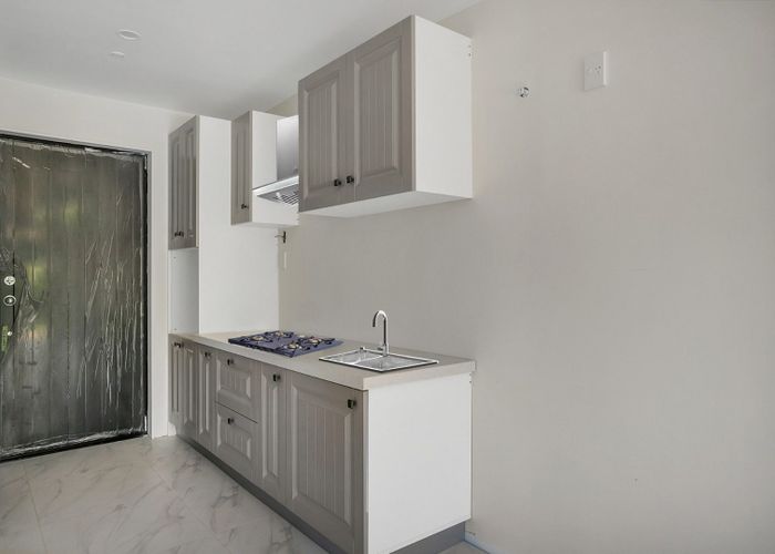  at 8/21 Montrose Street, Point Chevalier, Auckland City, Auckland
