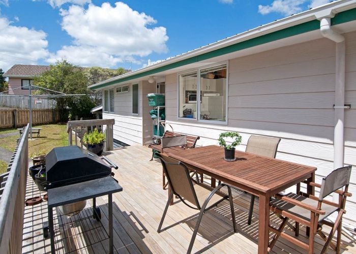  at 1/62 Athena Drive, Glenfield, North Shore City, Auckland