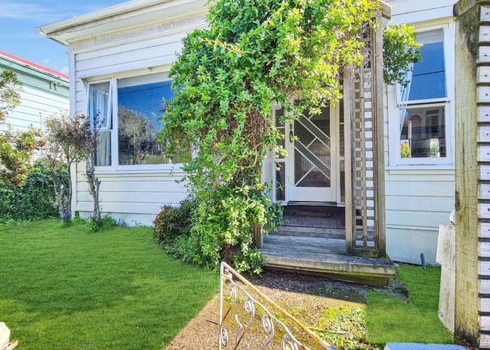  at 76 Wallace Street, Mount Cook, Wellington