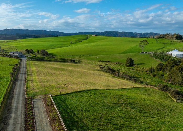  at 989E Kaiwaka-Mangawhai Road, Mangawhai, Kaipara, Northland