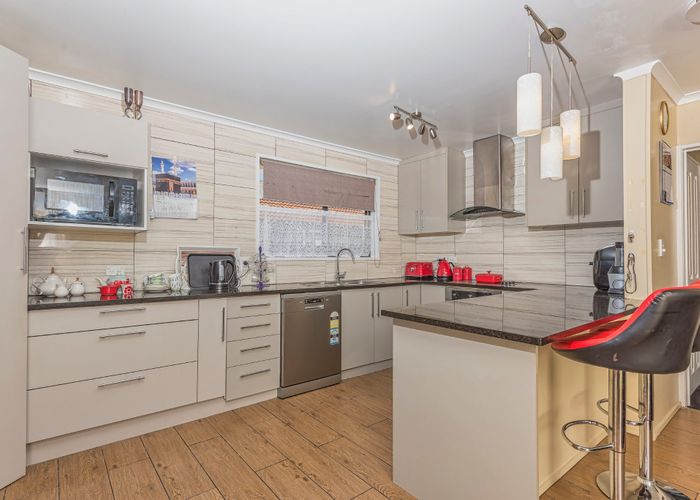  at 111 Pooks Road, Ranui, Auckland