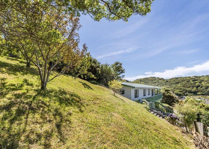  at 22 Shackle lane, Whitby, Porirua, Wellington