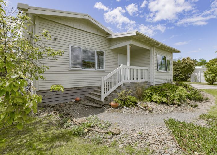 Free property data for 9 Banks Road, Kawakawa Bay homes.co.nz