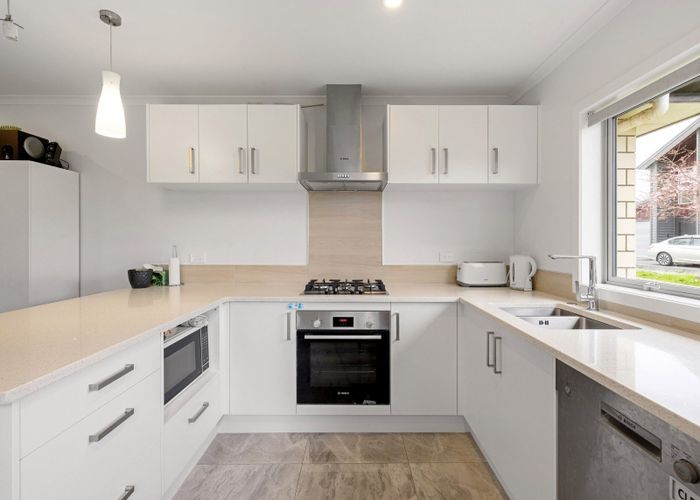 at 2/3 Ekara Road, Flagstaff, Hamilton