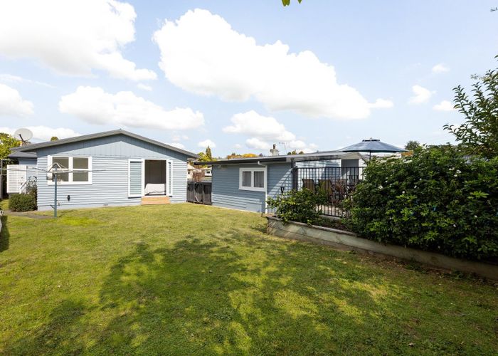  at 14 Manapouri Place, Glenview, Hamilton