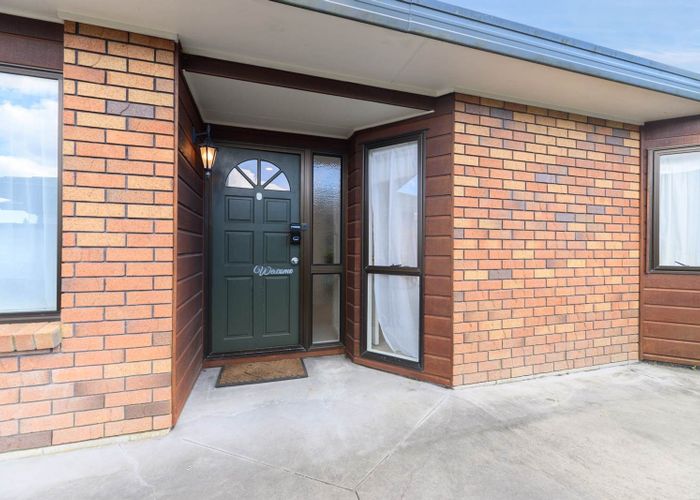 at 1/11 Javelin Place, West Harbour, Auckland