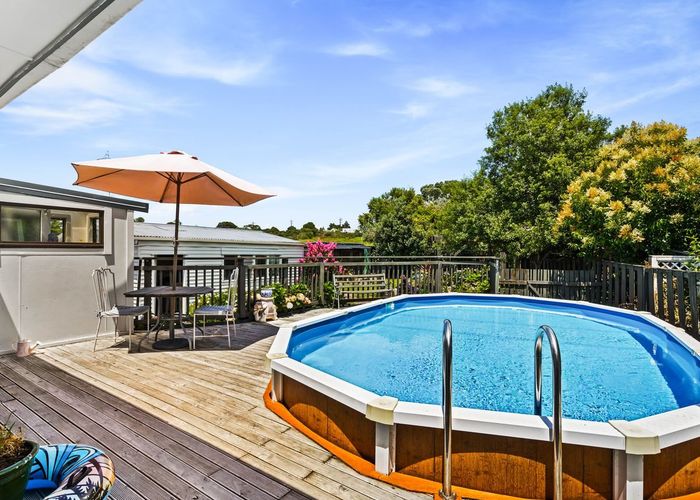  at 83 Glen Marine Parade, Glendene, Waitakere City, Auckland