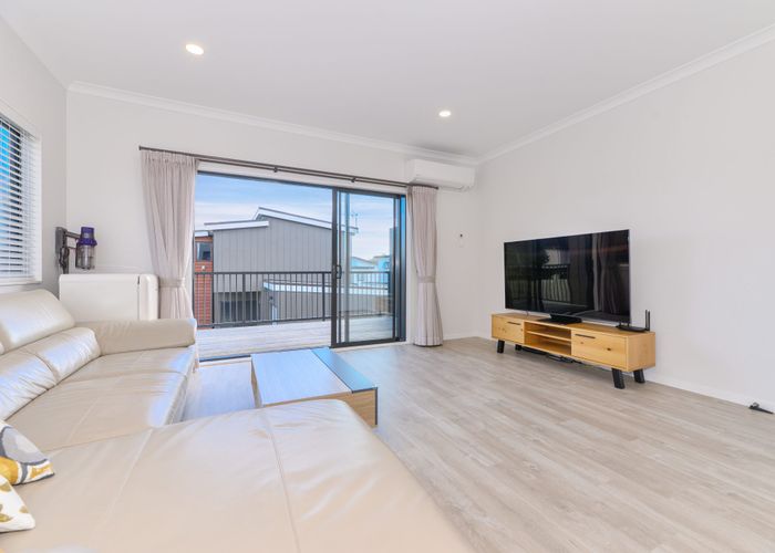  at 49B  Titirangi Road, New Lynn, Waitakere City, Auckland