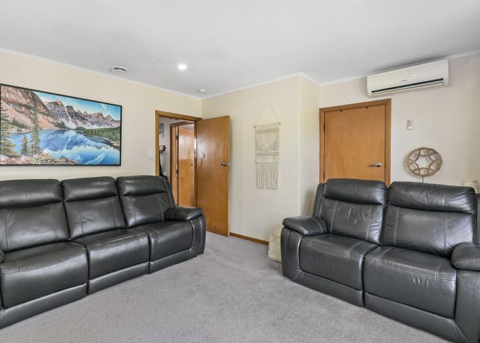  at 7 Takatimu Way, Johnsonville, Wellington